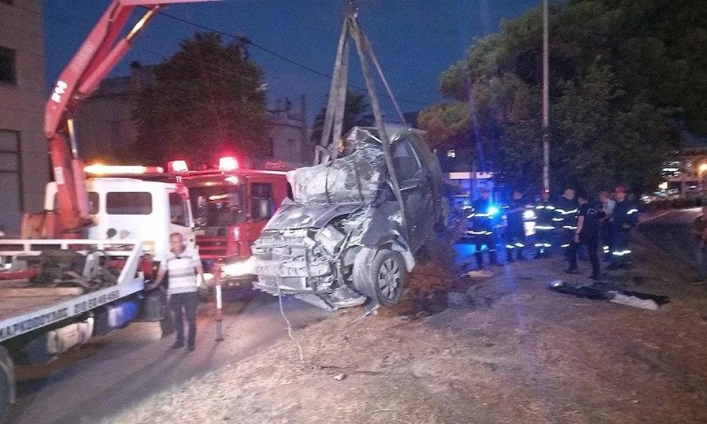 Χαλάνδρι: Τραγωδία στην άσφαλτο τα ξημερώματα-Νεκρός 18χρονος οδηγός αυτοκινήτου